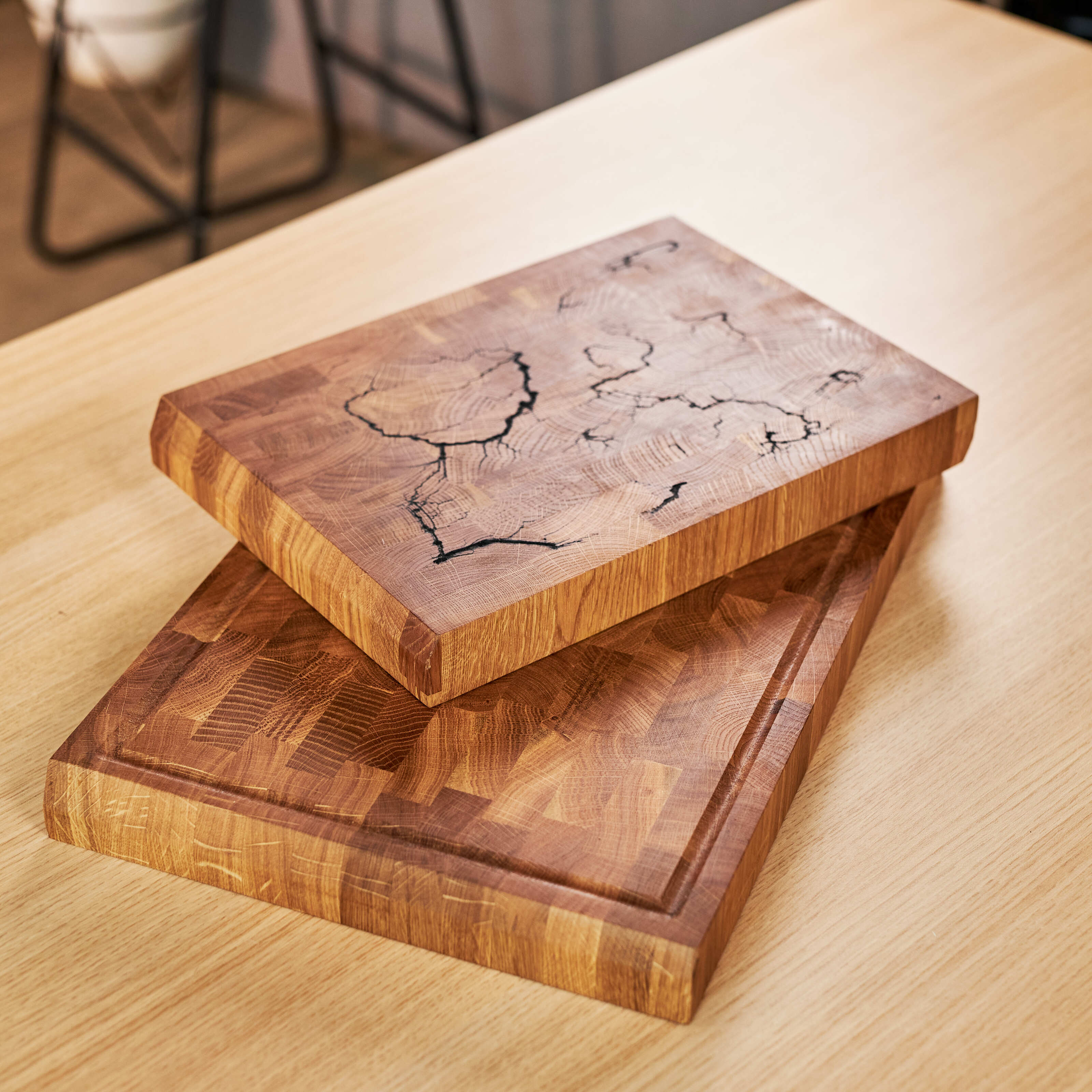 End Grain Oak Cutting Board with Lightning Pattern – 450×300×40 mm
