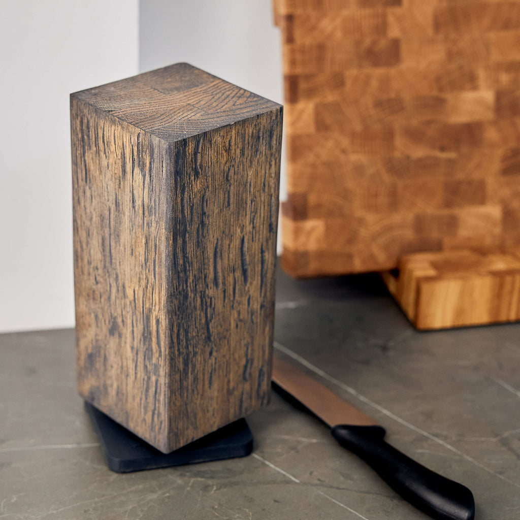 Rotating Magnetic Knife Block – Graphite Oak