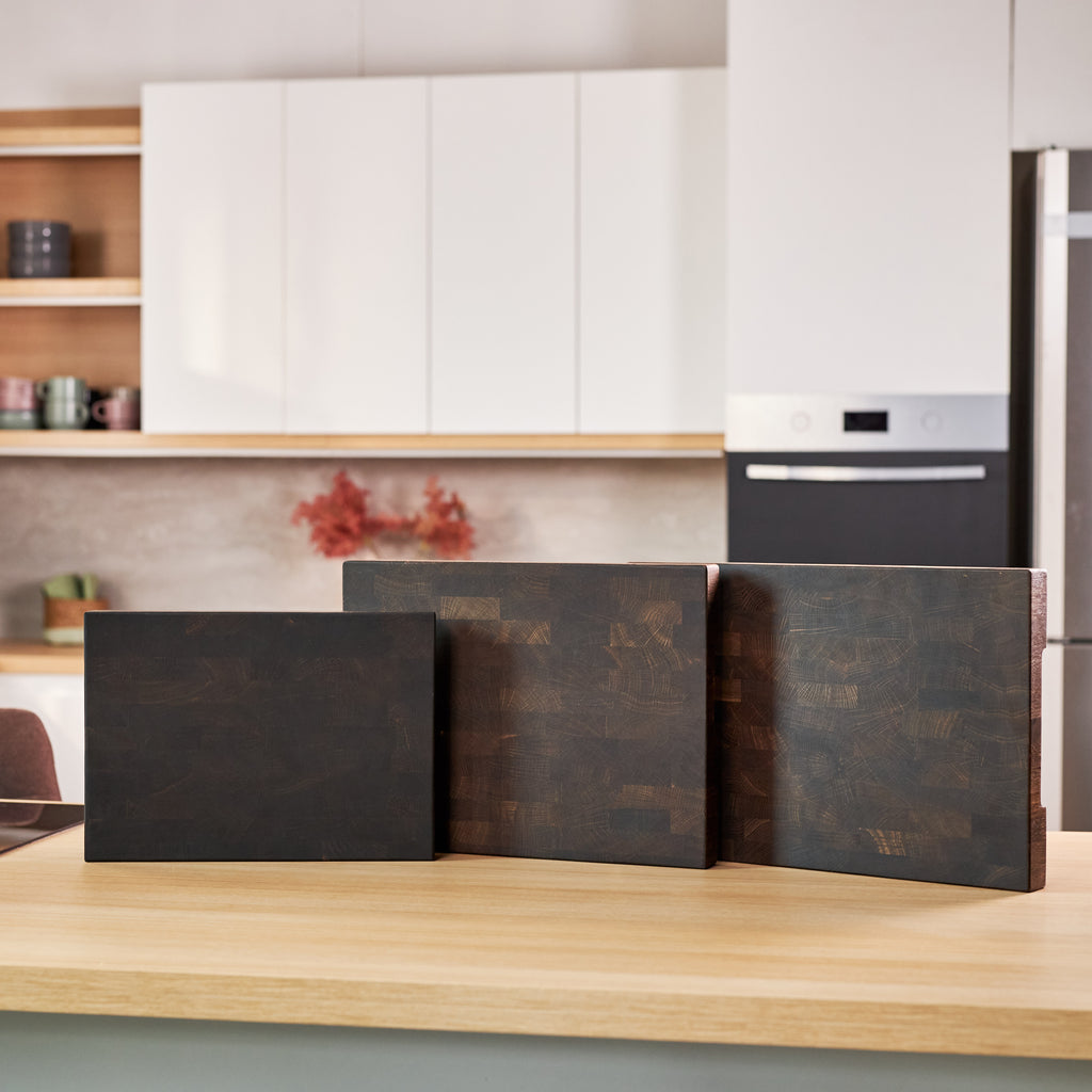 Classic End Grain Smoked Oak Cutting Board – 350×250×40 mm