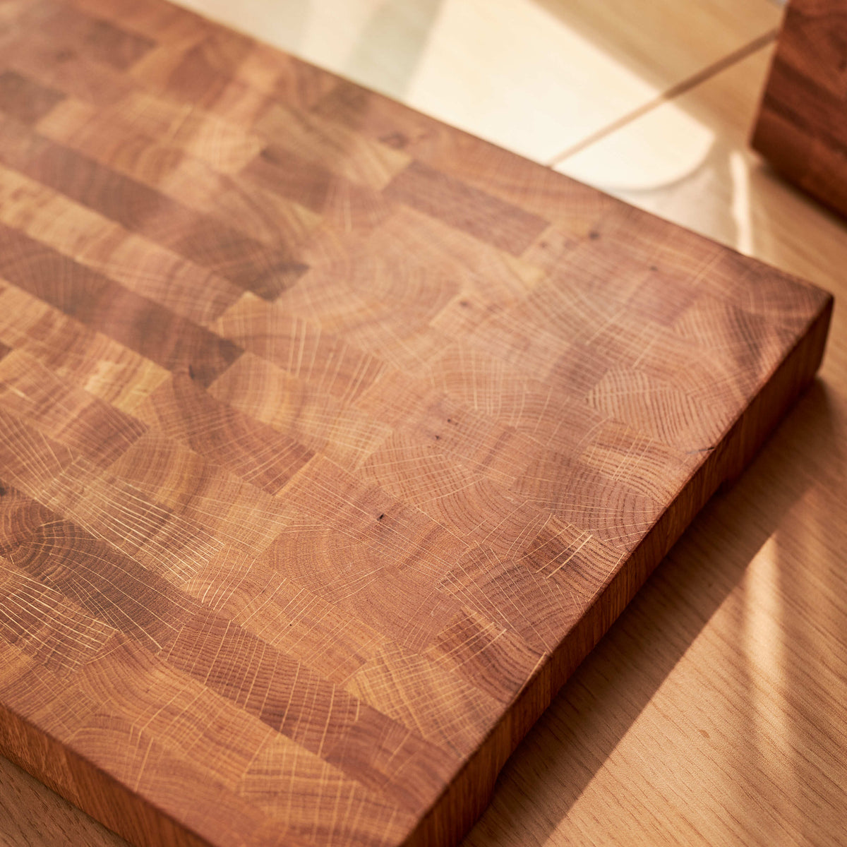 Klassisches Stirnholz-Schneidebrett aus Eiche – 350×250×40 mm