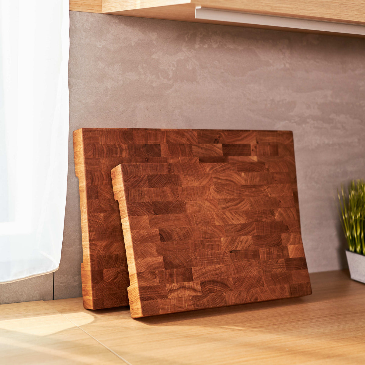 Klassisches Stirnholz-Schneidebrett aus Eiche – 350×250×40 mm