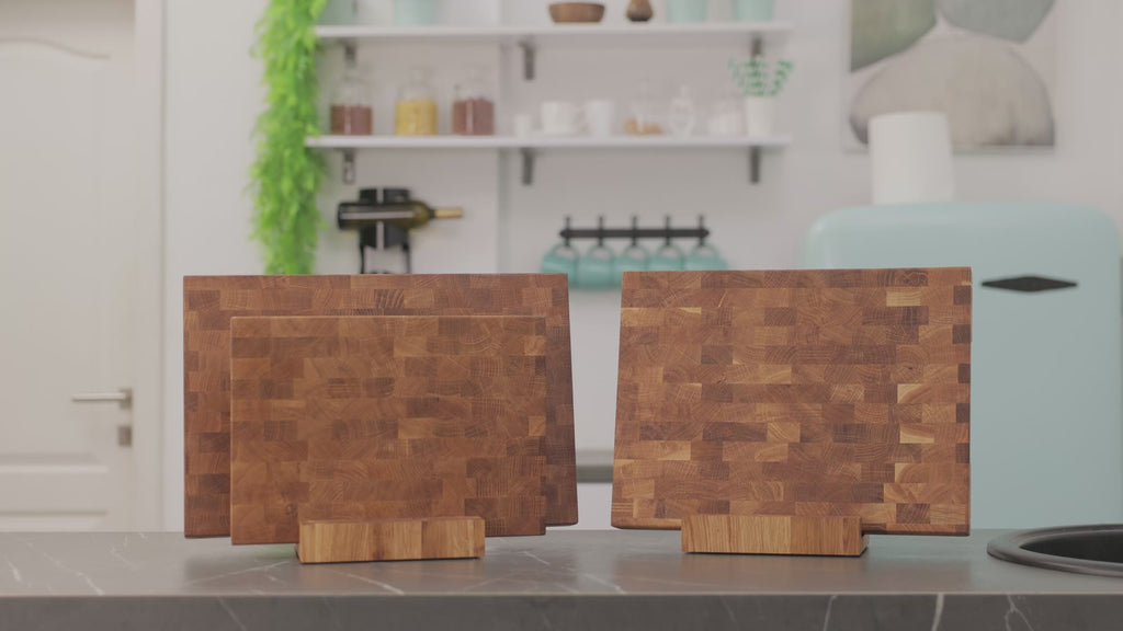 Classic End Grain Oak Cutting Board Set with Wooden Stand – 350×250 & 400×300 mm