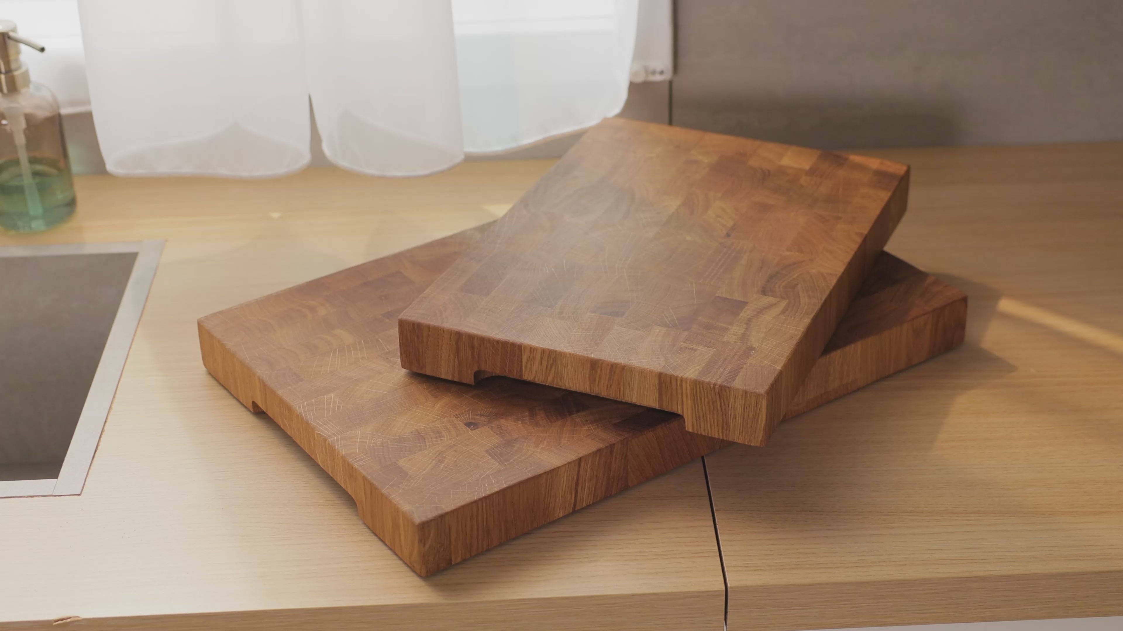 Classic End Grain Oak Cutting Board – 400×300×40 mm
